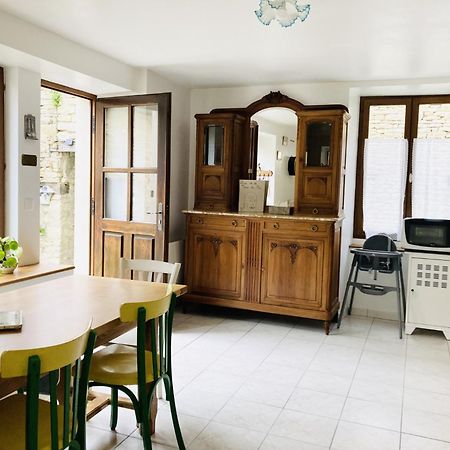 Вилла Rue De La Tour Du Pin Fontaine-Francaise Экстерьер фото